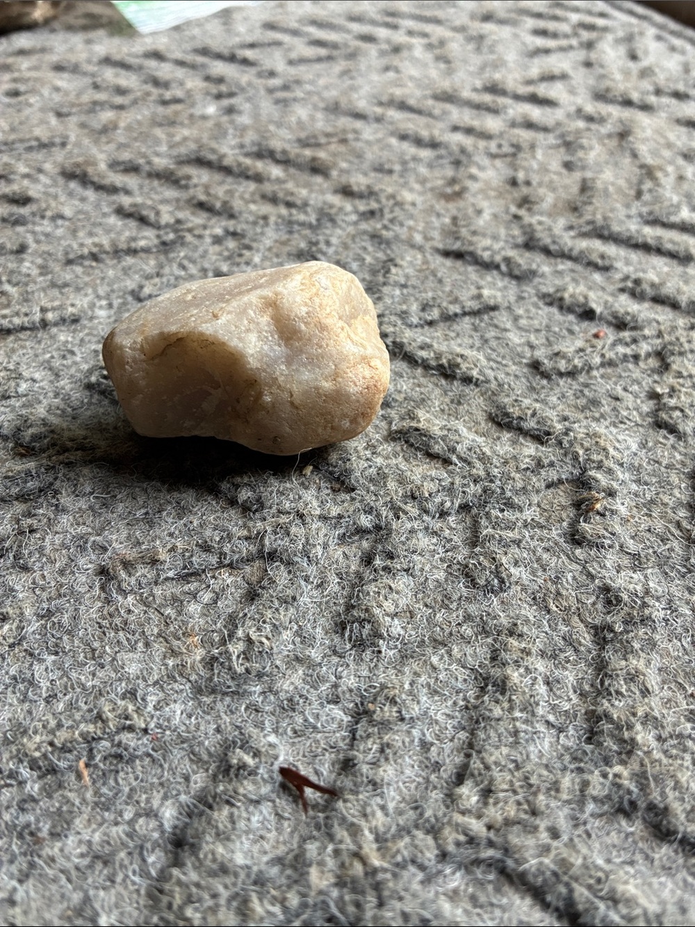 Polished Cream Quartz Stone - Natural Decorative Nugget - Picture 3 of 7